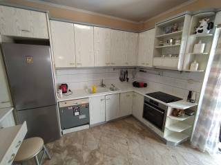 ANYPLACE MESITIKES YPERESIES