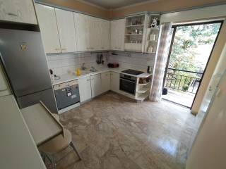 ANYPLACE MESITIKES YPERESIES