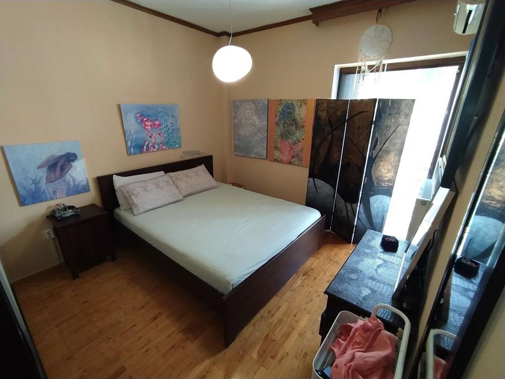 ANYPLACE MESITIKES YPERESIES