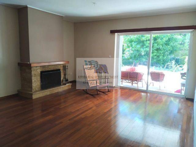 LIVING ROOM WITH FIREPLACE