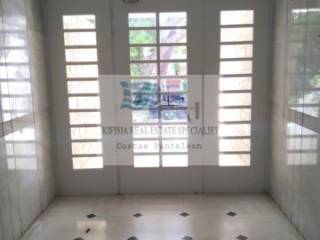 BUILDING&#039;S ENTRANCE