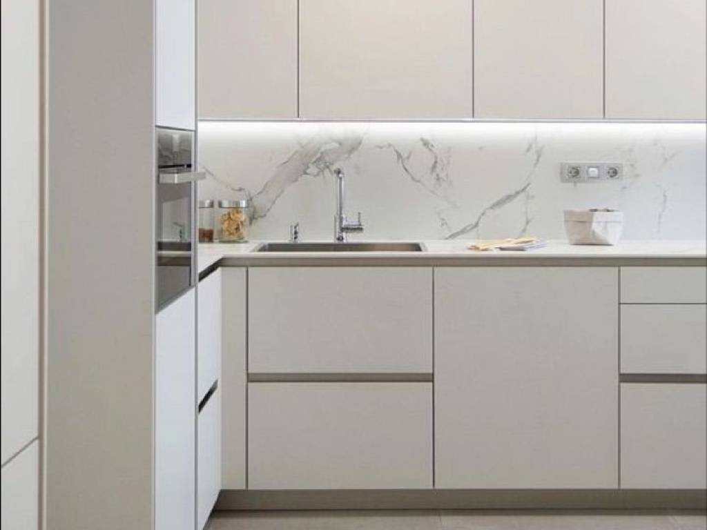 Ιταλική κουζίνα χρώματος εκρού