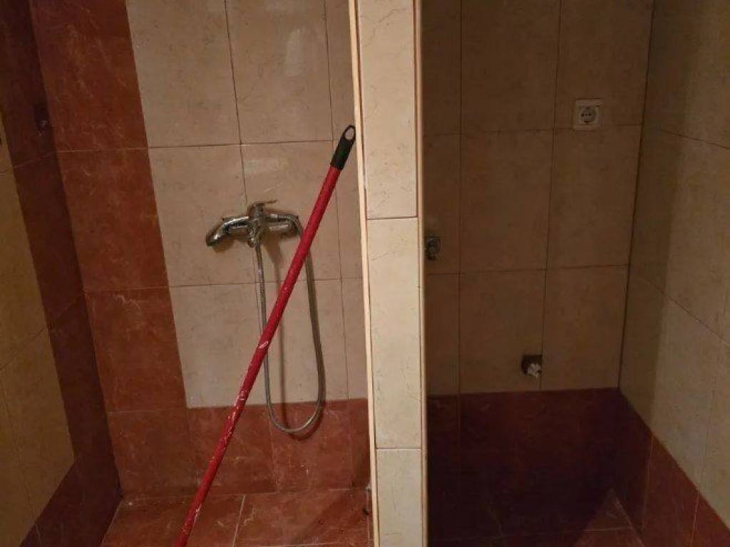 Forumland Real Estate, Μπάνιο