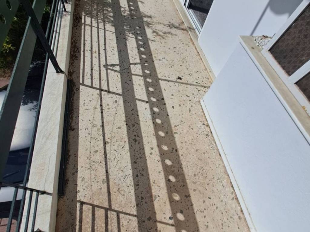 ΜΠΑΛΚΟΝΙ 7*2Μ ΜΕ ΤΕΝΤΕΣ ΘΕΑ ΚΑΙ ΘΑΛΑΣΣΑ