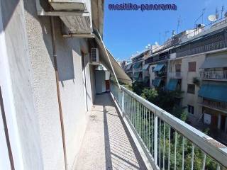 Μπαλκονι μπροστα