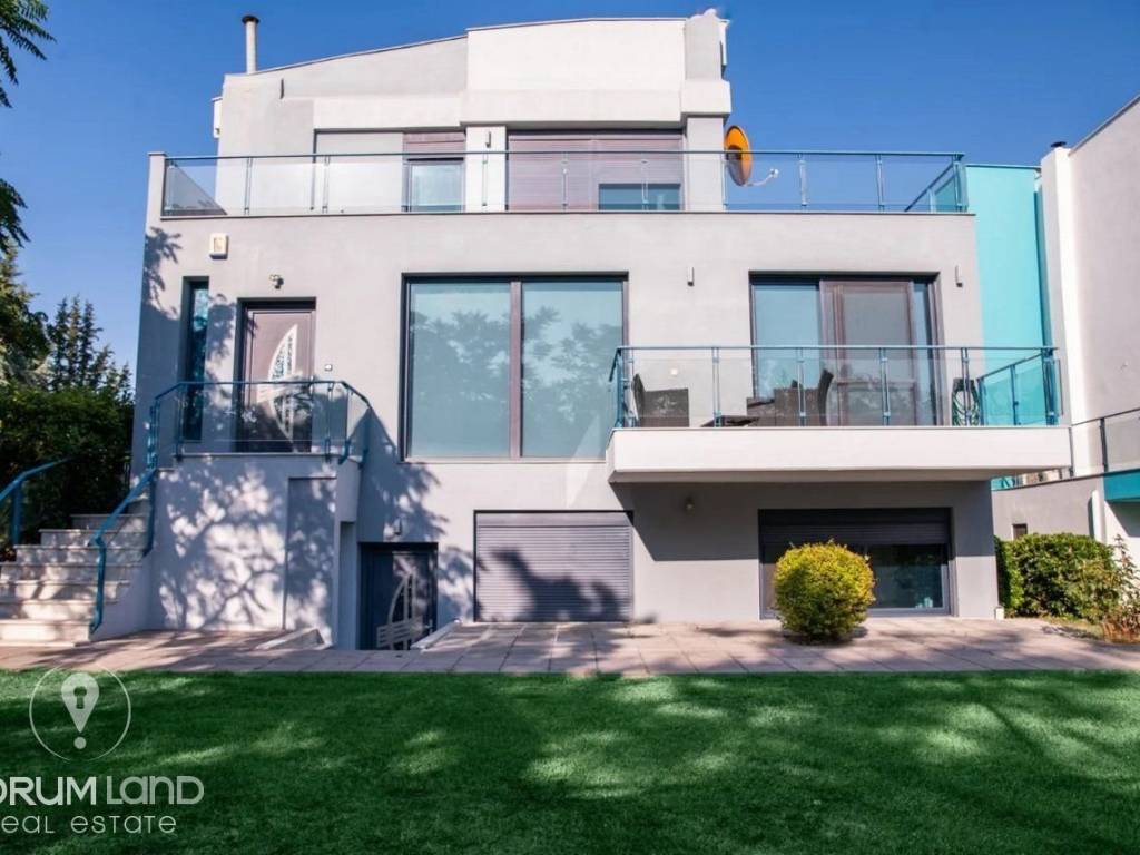 Forumland Real Estate, Εξωτερική Όψη