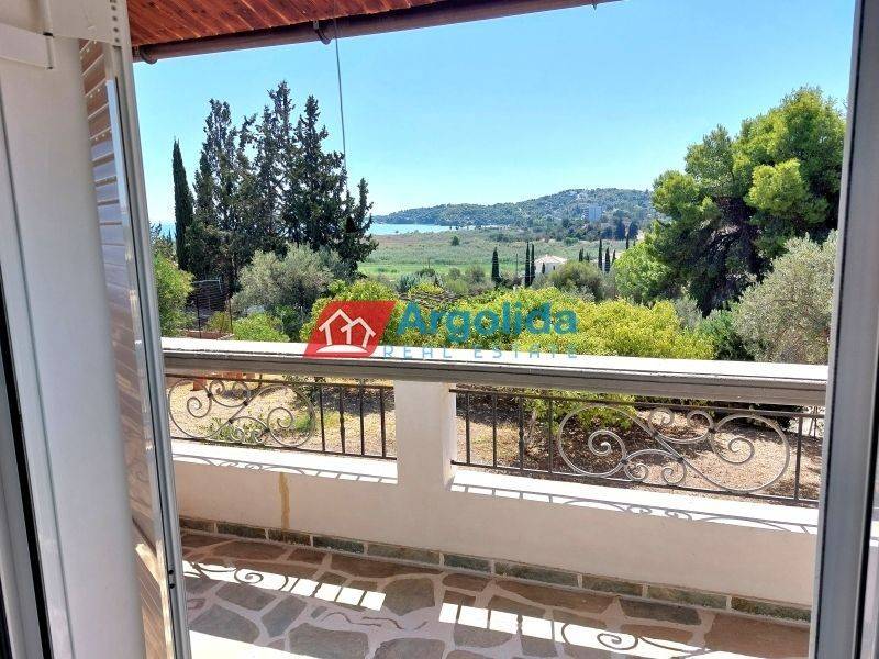 Θέα από μπαλκόνι