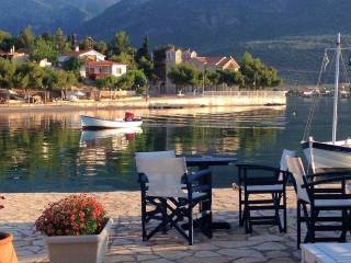 ME THEA STA BOYNA TES PHOKIDAS