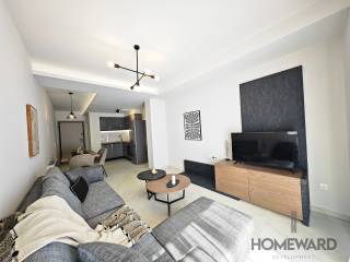 Eniaios choros koyzina - trapezaria - kathistiko