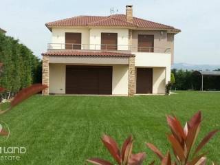 Forumland Real Estate, μονοκατοικία