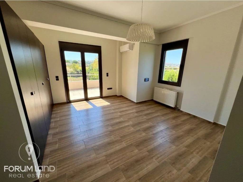 Forumland Real Estate, 1os orophos