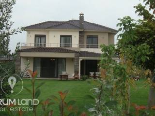 Forumland Real Estate, Monokatoikia