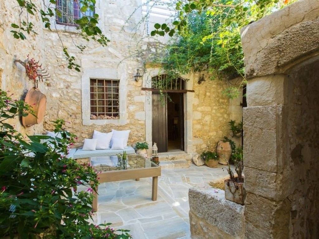 Εσωτερικοι χώροι