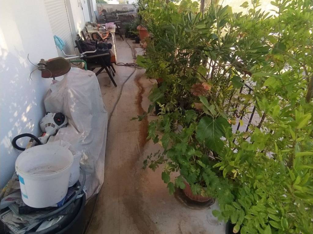 ANYPLACE MESITIKES YPERESIES