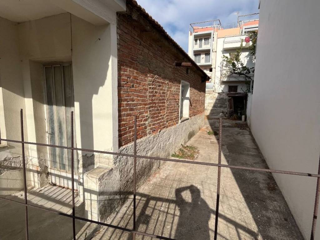 ΕΙΣΟΔΟΣ- ΑΥΛΗ