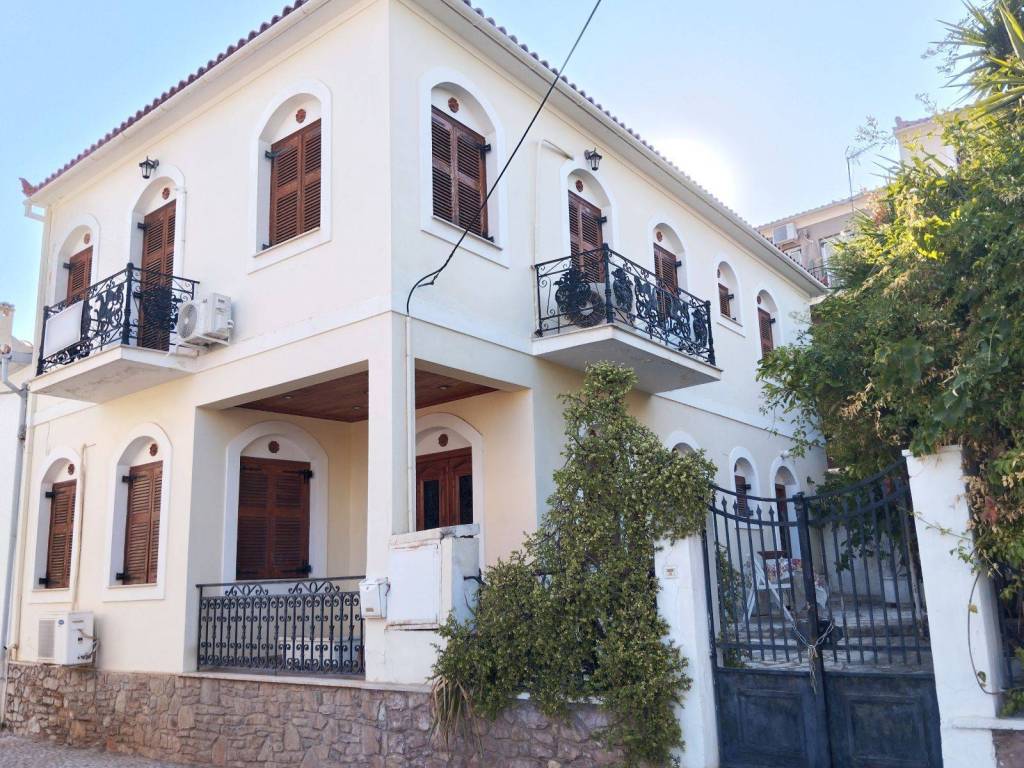 DIOROPHE MONOKATOIKIA 200 T.M.