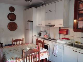 MEGALOS PHOTEINOS CHOROS