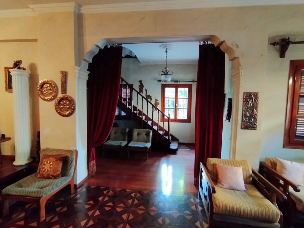 SALONI-CHOL KAI SKALA GIA TON 1o OROPHO