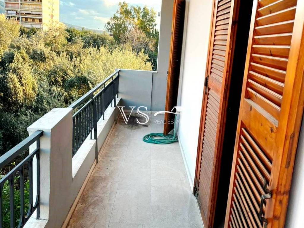 Θέα απο μπαλκόνι