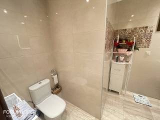 Forumland Real Estate, Μπάνιο