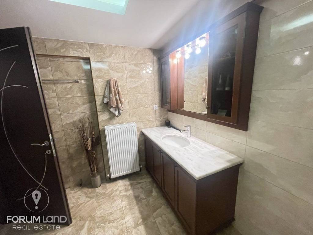 Forumland Real Estate, Μπάνιο