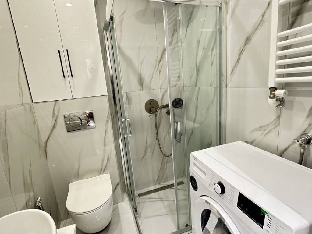 Forumland Real Estate, Μπάνιο με ντουζιέρα