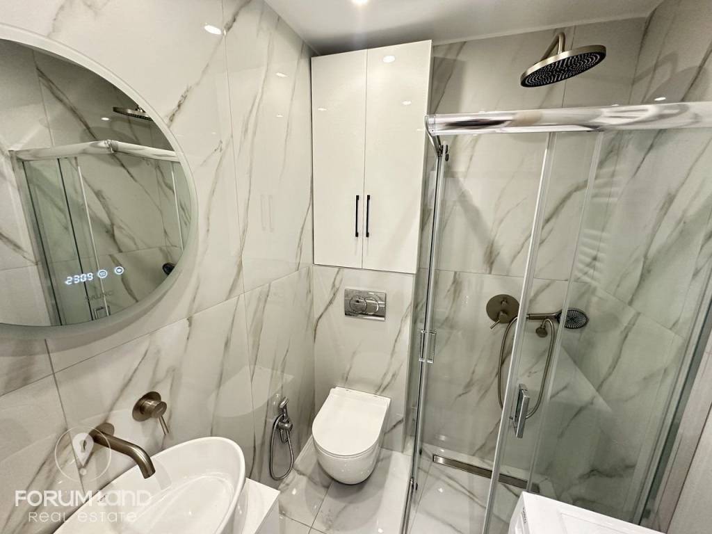 Forumland Real Estate, Μπάνιο με ντουζιέρα