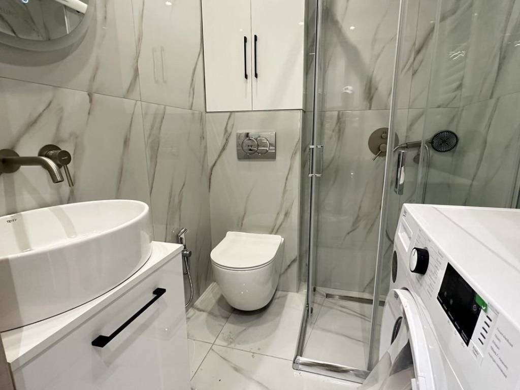 Forumland Real Estate, Μπάνιο με ντουζιέρα