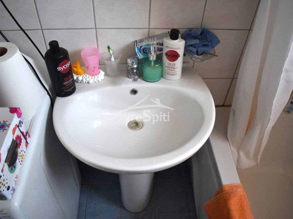 ΜΠΑΝΙΟ ΕΠΑΝΩ ΕΠΙΠΕΔΟΥ