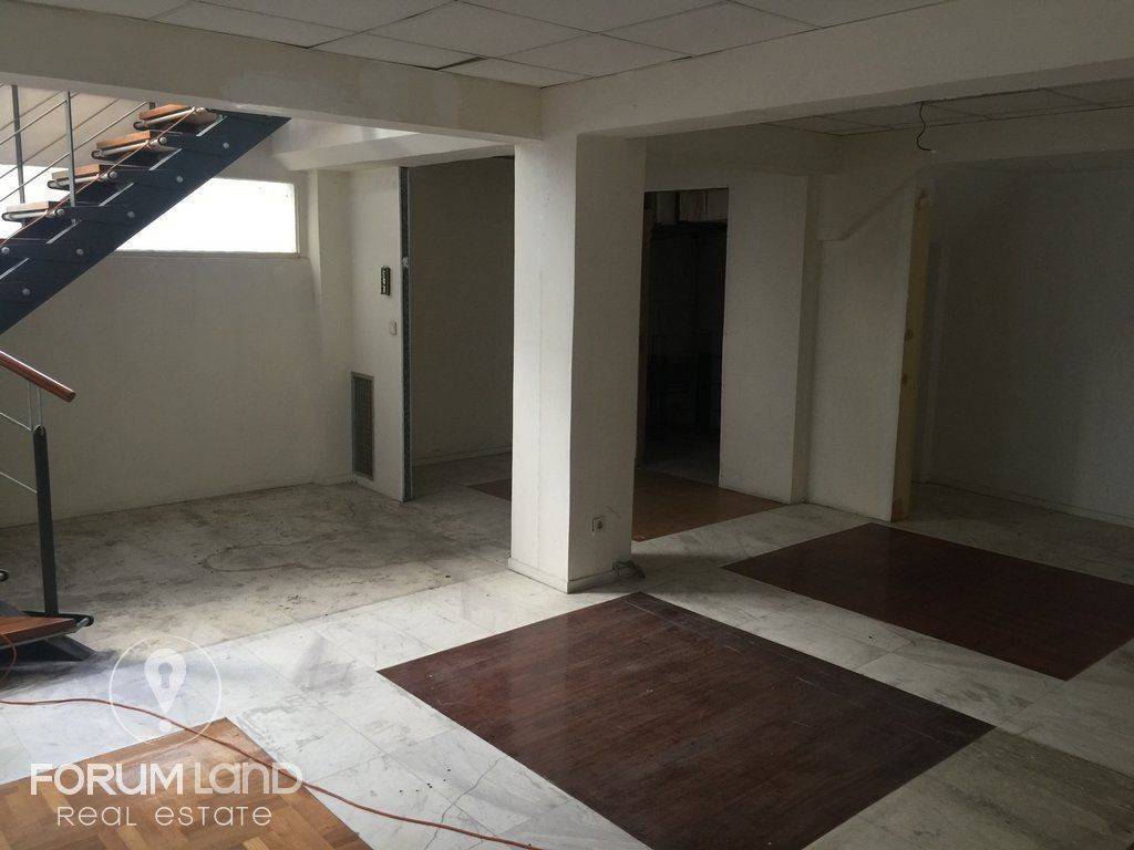 Forumland Real Estate, Ypogeio