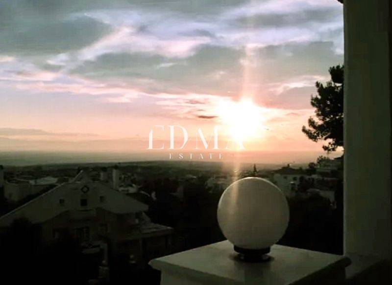 Θέα από μπαλκόνι