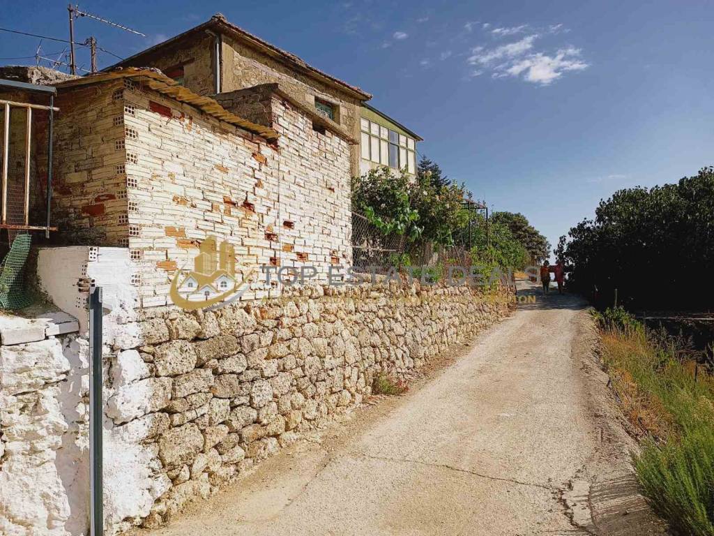 petrochtiste mantra dexia toy oikopedoy ephaptomene se dromo