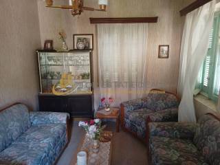 kathistiko saloni 1oy orophoy -parathyra