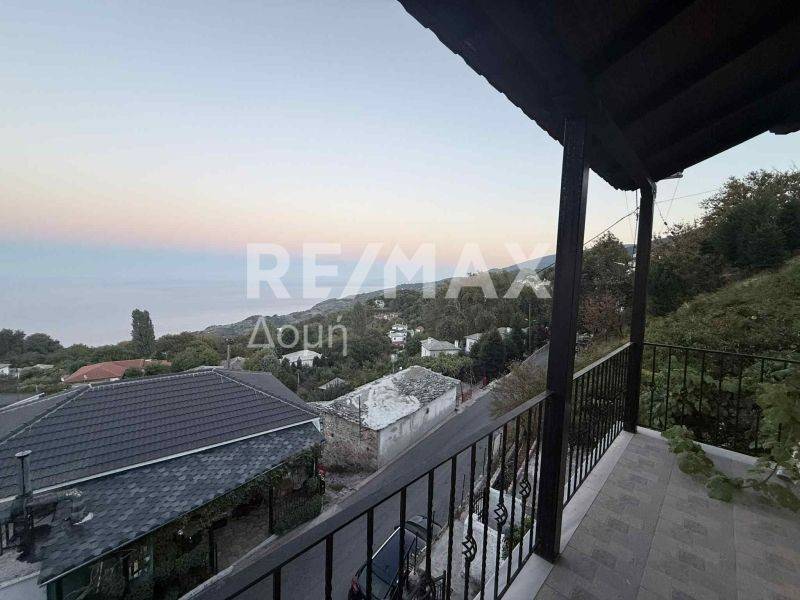 Θέα από μπαλκόνι