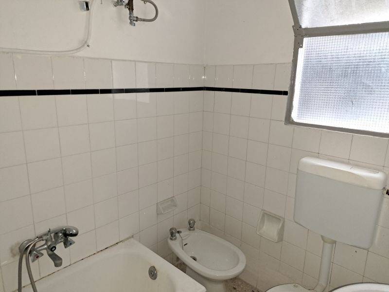 Μπάνιο,diamerisma-goudi-70tm--nosileutiki-sxoli-ependytiko--