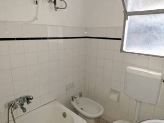 Μπάνιο,diamerisma-goudi-70tm--nosileutiki-sxoli-ependytiko--