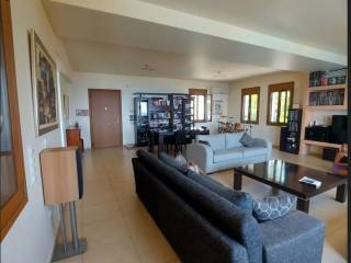 Unique, Tuscan-style two-level villa,