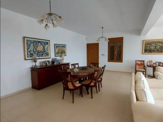 Unique, Tuscan-style two-level villa,