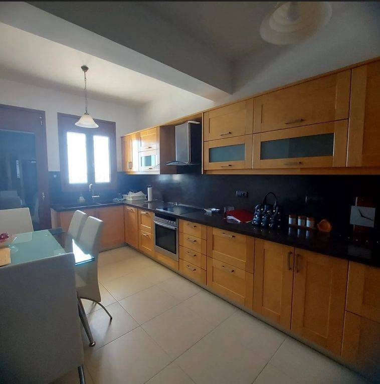 Unique, Tuscan-style two-level villa,