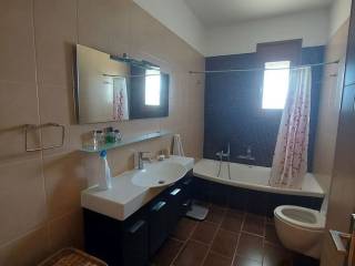 Unique, Tuscan-style two-level villa,