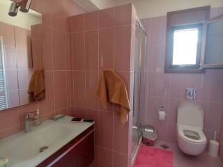 Unique, Tuscan-style two-level villa,