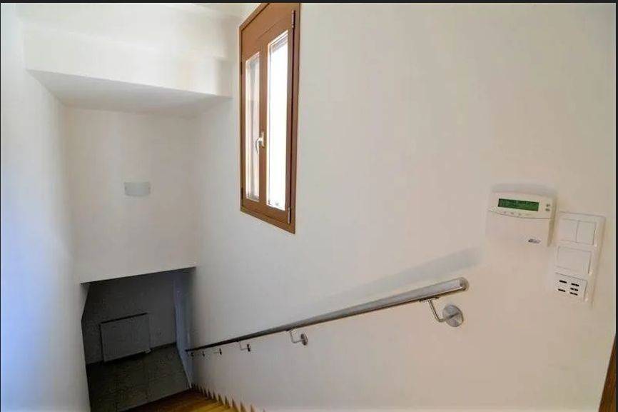 Unique, Tuscan-style two-level villa,