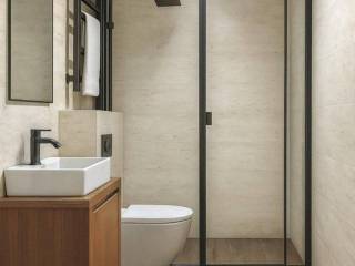 Forumland Real Estate, Μπάνιο