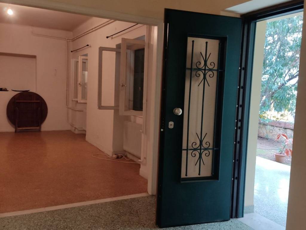 είσοδος - σαλόνι