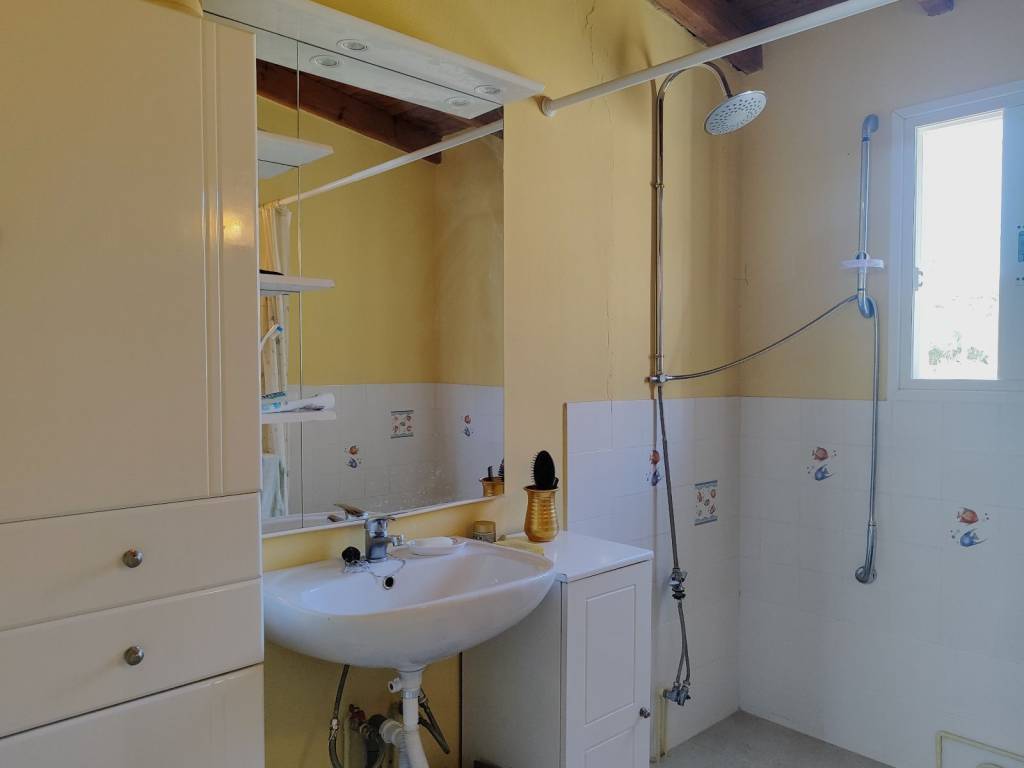 TO MPANIO TES MONOKATOIKIAS