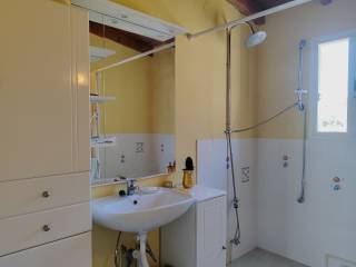 TO MPANIO TES MONOKATOIKIAS