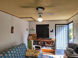 ENIAIOS CHOROS KATHISTIKO-DOMATIO