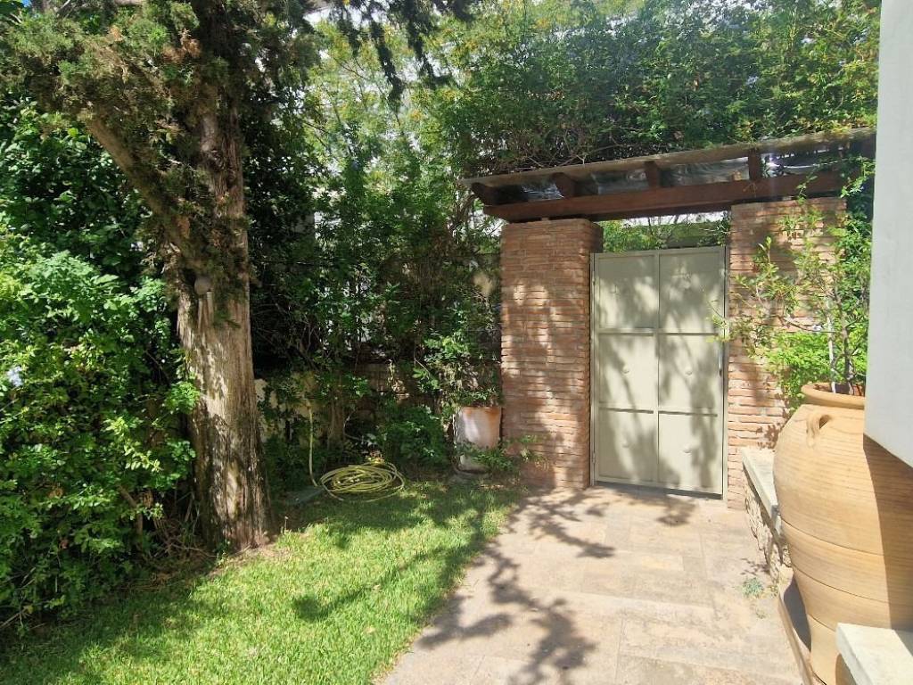 Exoterike Kentrike eisodos