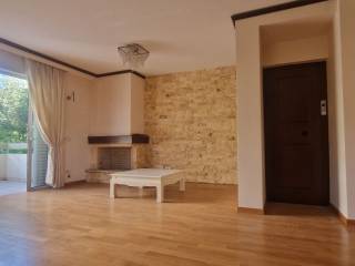 Saloni (1os orophos)