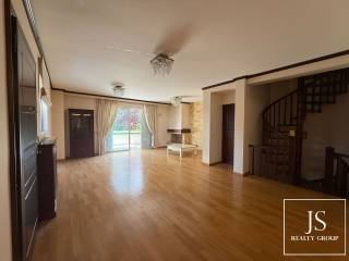 Saloni (1os orophos)